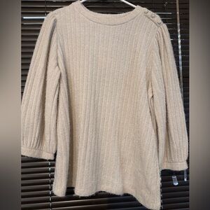 Como Blu 3/4 sleeve beige eyelash top with shoulder detail